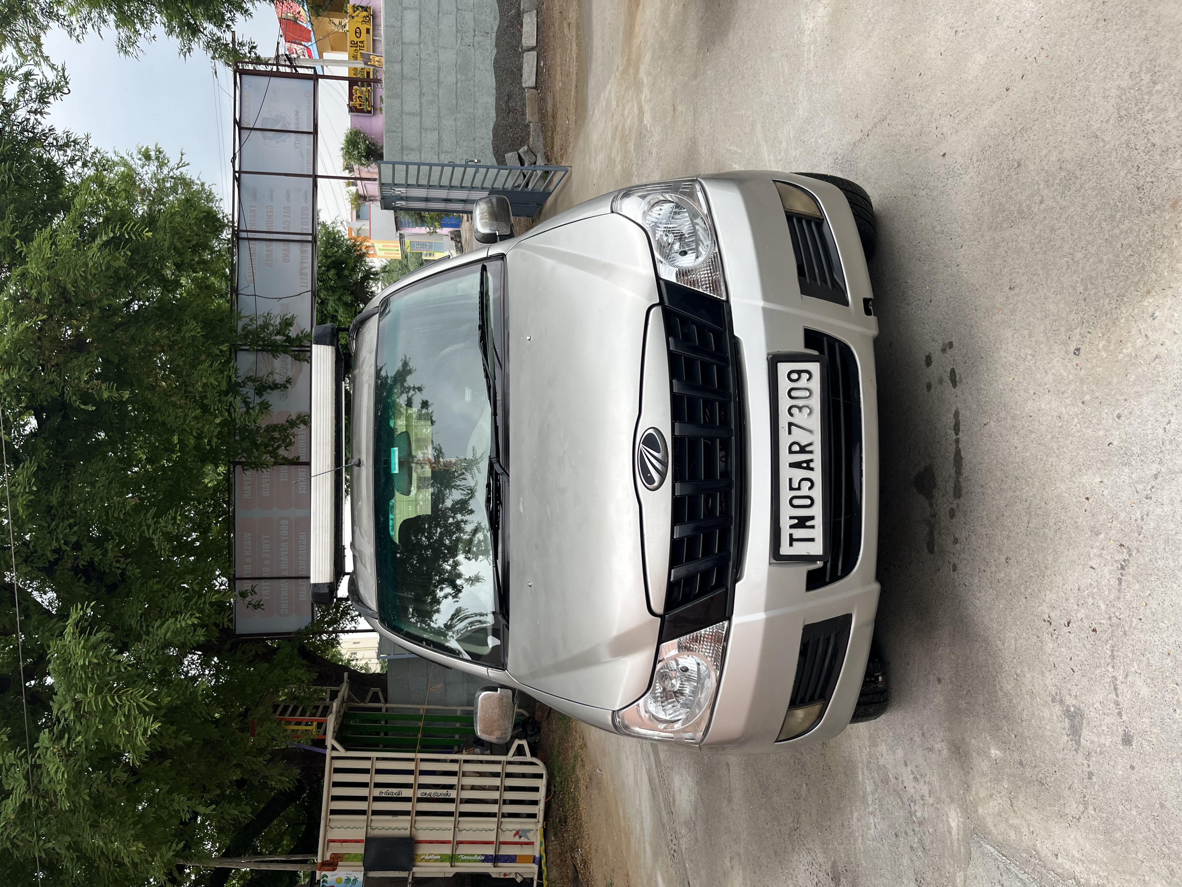 2013 Mahindra Quanto C8 in Silver used car Chennai - Photo 1